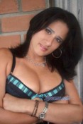 Natalia from Medellin, Colombia likes cooking and dancing